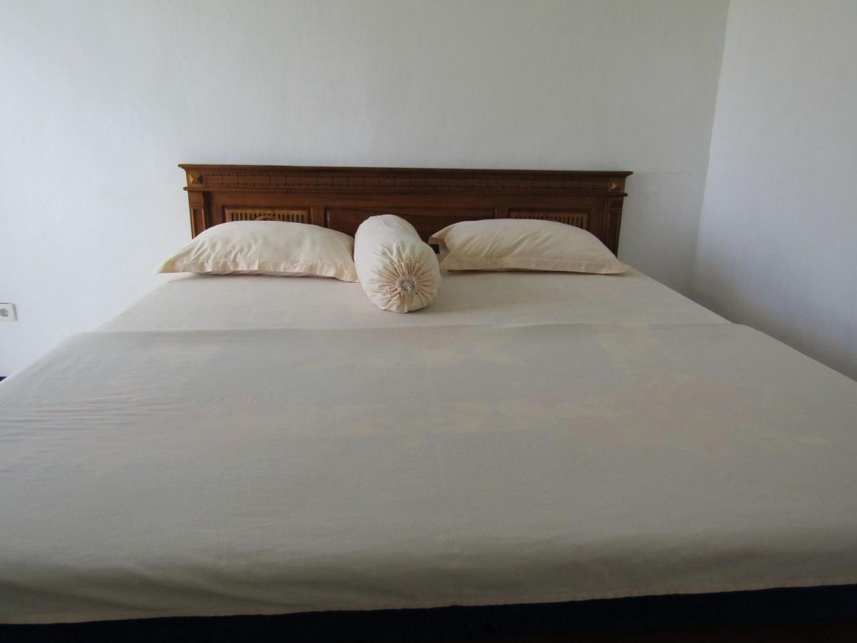 Hotel Pantes Саранган Екстериор снимка