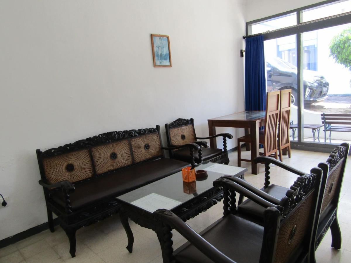 Hotel Pantes Саранган Екстериор снимка